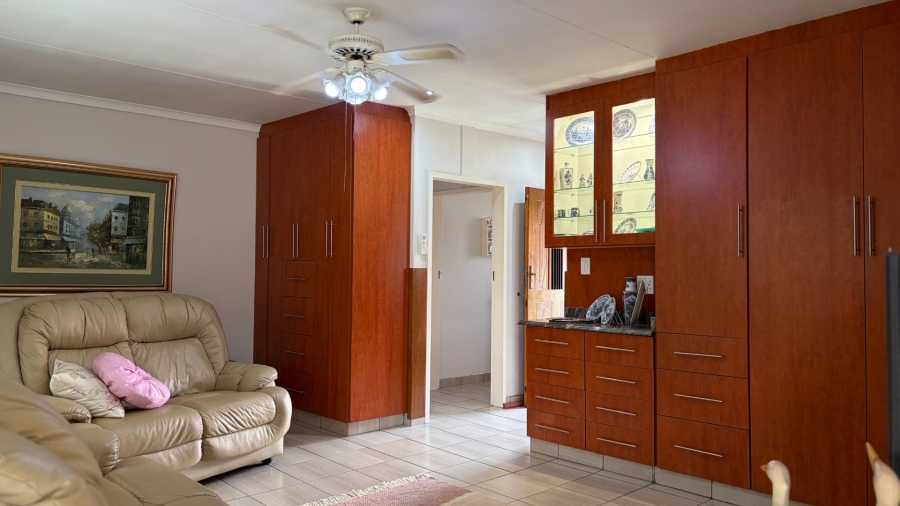 2 Bedroom Property for Sale in Miederpark North West